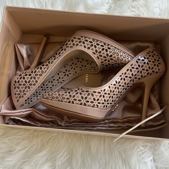 Prada nude heels - Picture 6 of 6